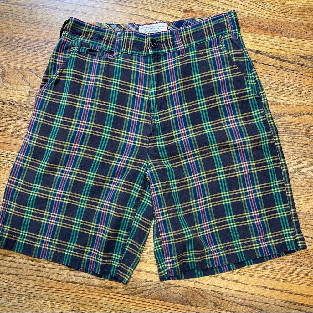Sz. 30 Cotton, plaid shorts.